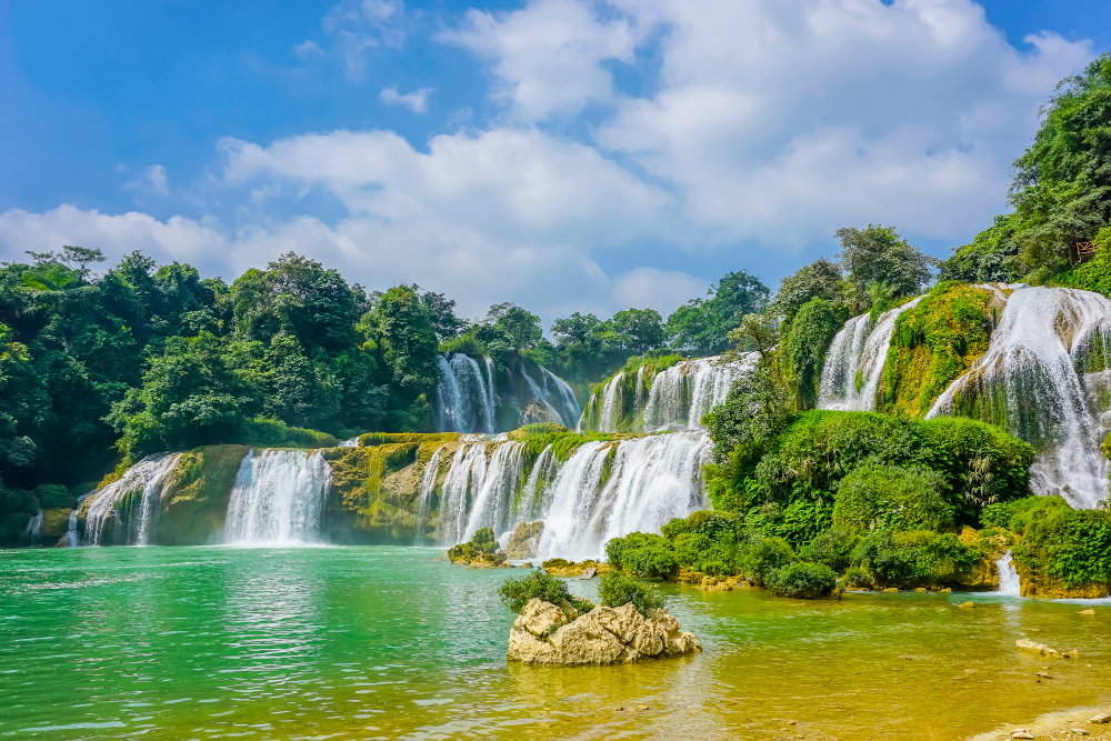 cascade-boat-clean-china-natural-rural